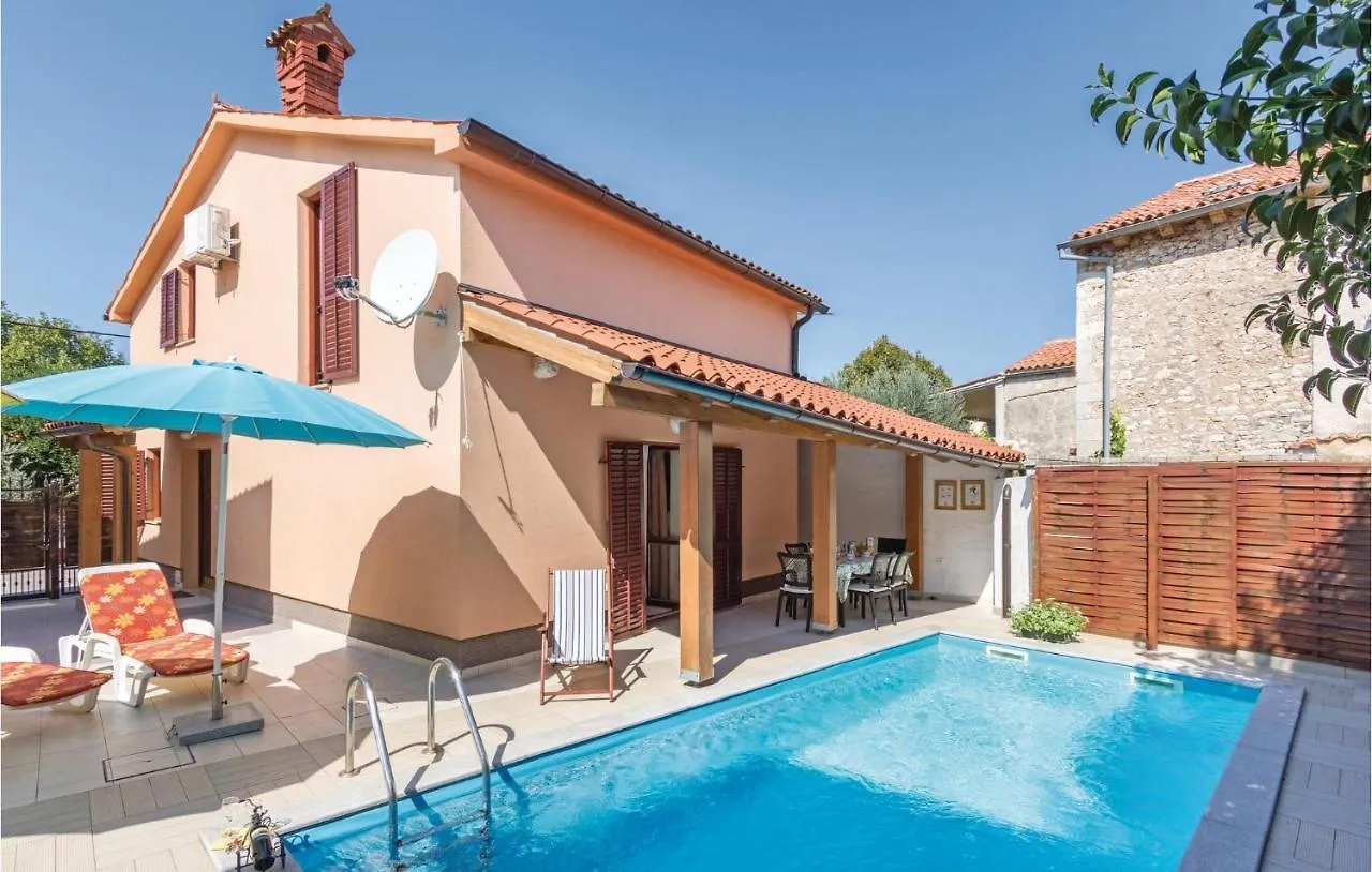 3 Bedroom Beautiful Home In Pula Kroatië