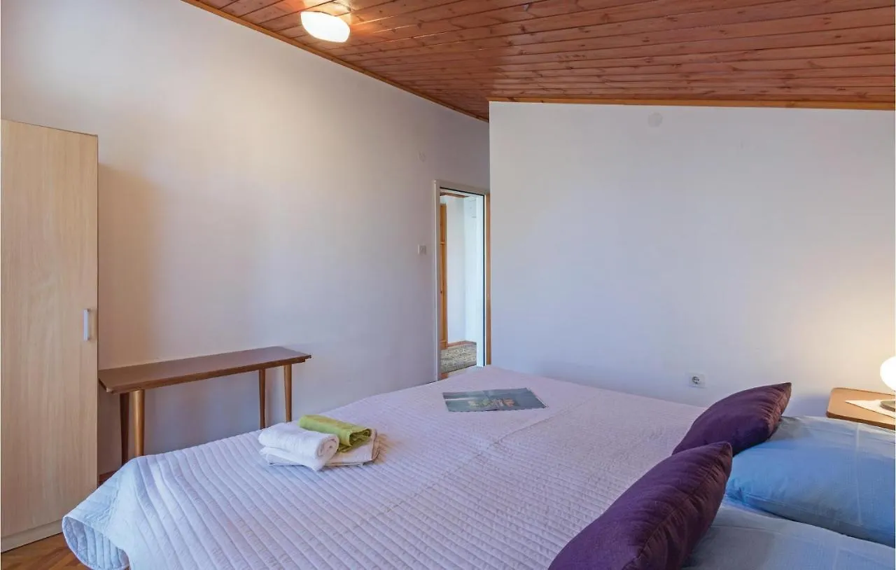 3 Bedroom Beautiful Home In Pula 0*,