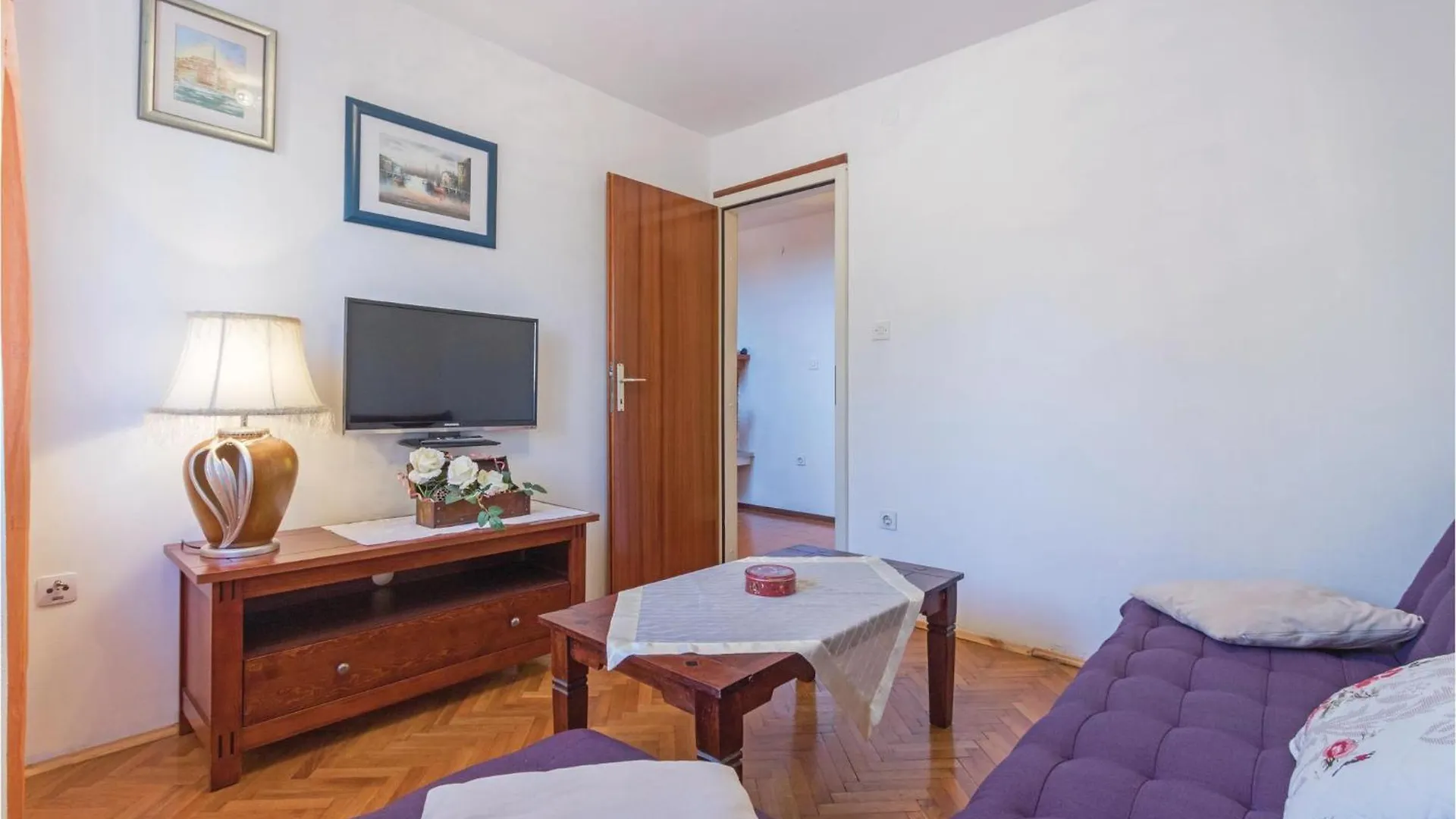 Holiday home 3 Bedroom Beautiful Home In Pula