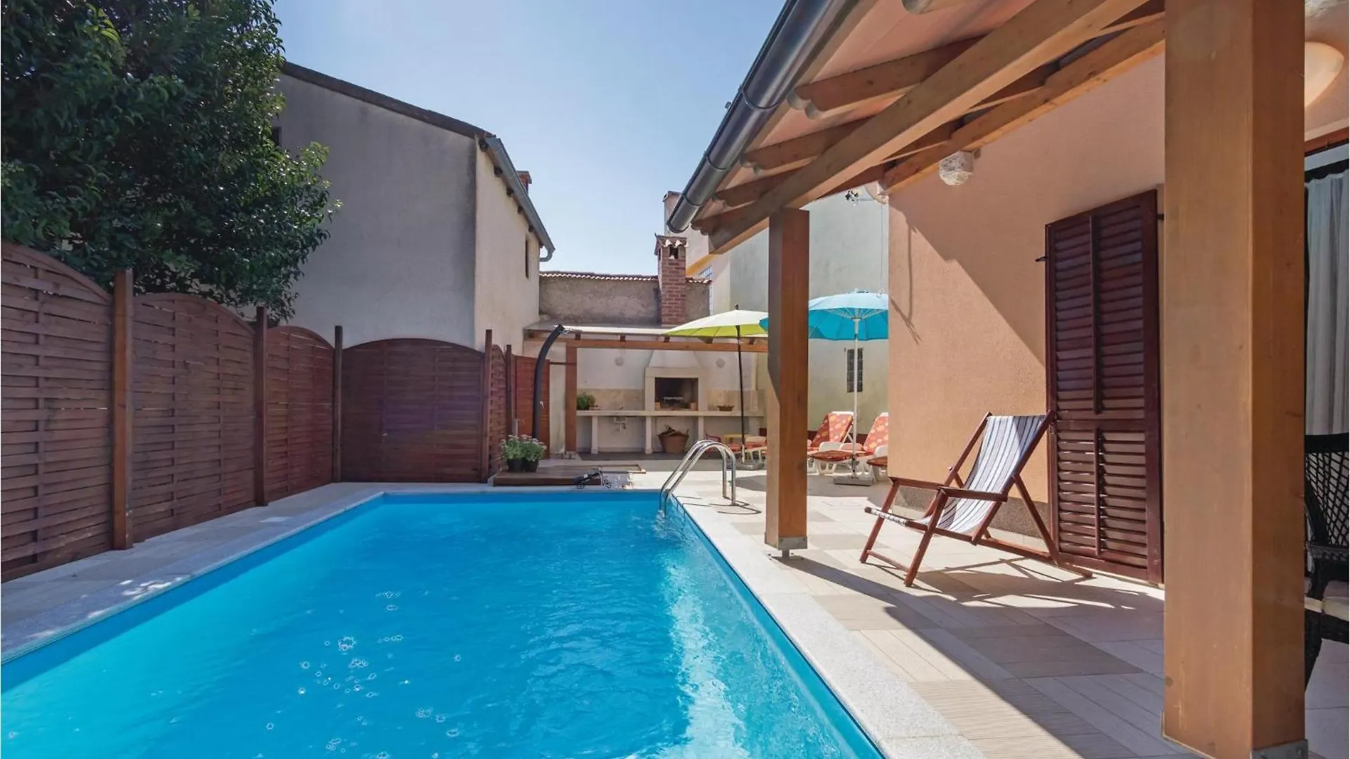 3 Bedroom Beautiful Home In Pula Holiday home